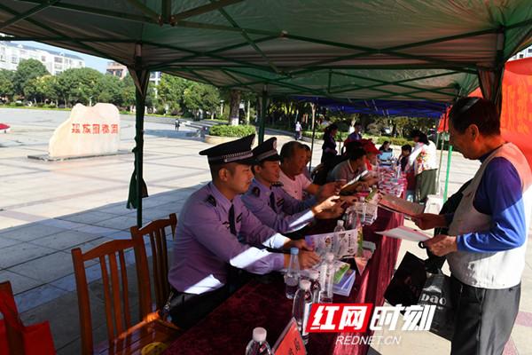 社区老年人防诈骗知识讲座_社区开展老年人防诈骗讲座_社区开展老年人防盗防骗知识讲座